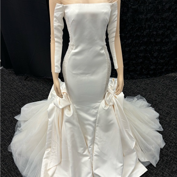 Jimmy Choo beautiful fit n flare Wedding Gown Size 12 NWT - Picture 14 of 16